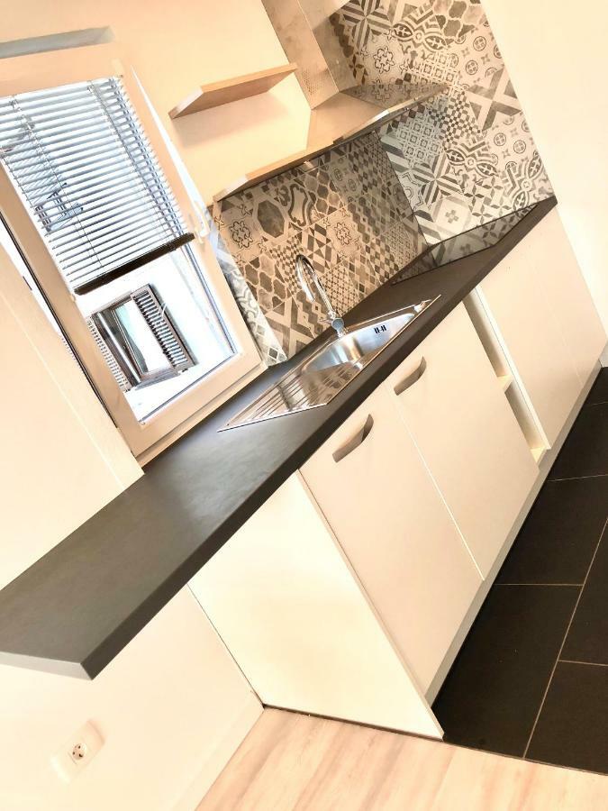 Seaview Apartment Koper Luaran gambar
