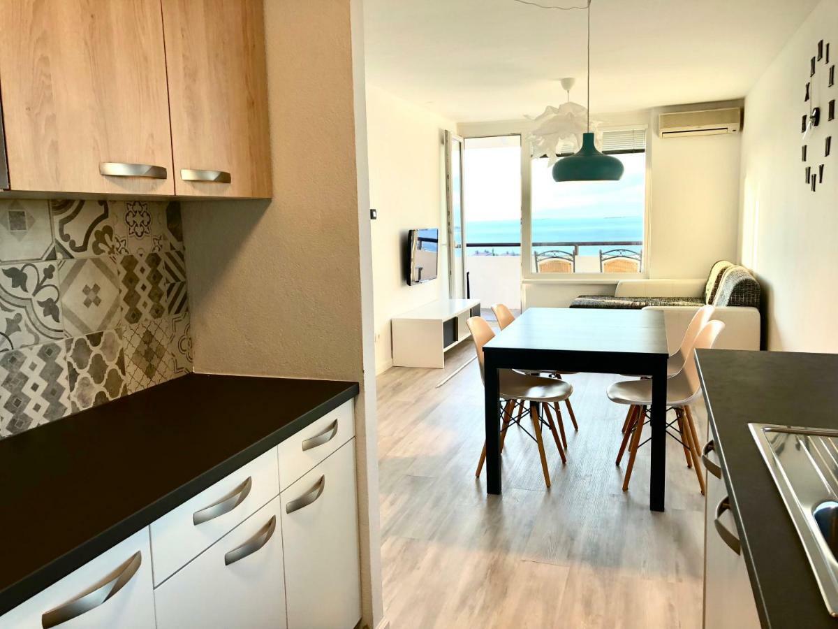 Seaview Apartment Koper Luaran gambar