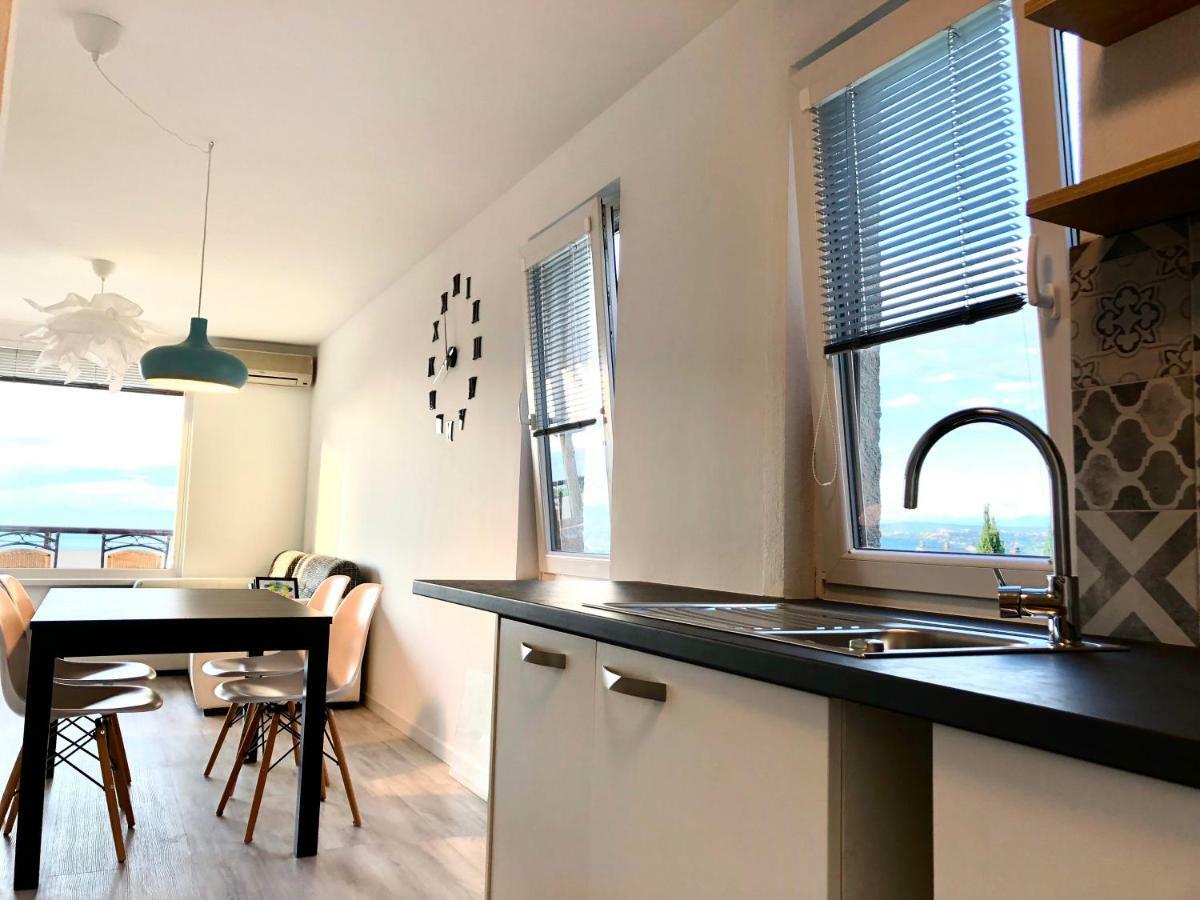 Seaview Apartment Koper Luaran gambar